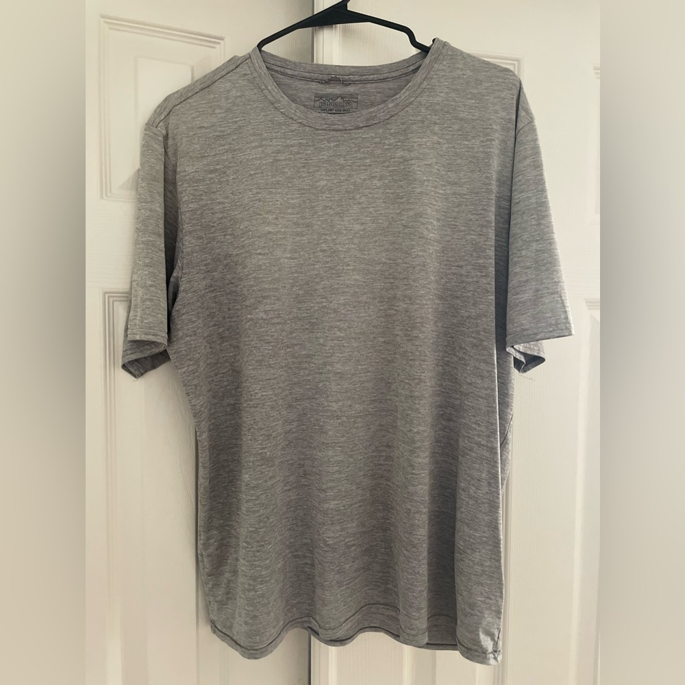 Patagonia Men’s Large Capilene Cool Daily Grey Men’s Large